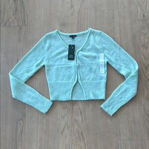 Women's mint green cropped cardigan Sweater / medium NWT